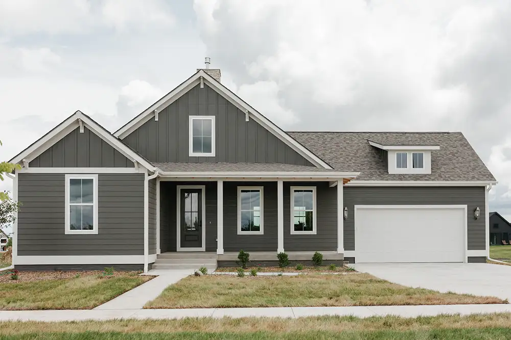 310 N 39th St Cumming Exterior